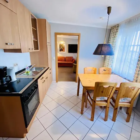 Apartment Chrischanshof, Abendrot Rostock